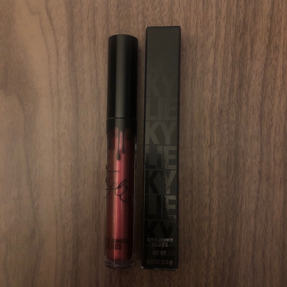 Kylie Cosmetics Lip Gloss in Juniper